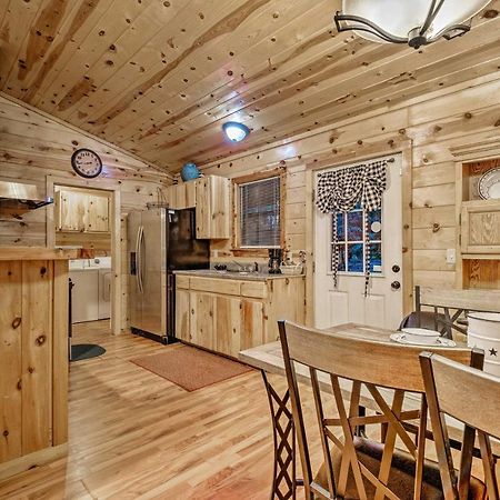 Broken Bow Starlight Cabin With Private Hot Tub! Exterior photo
