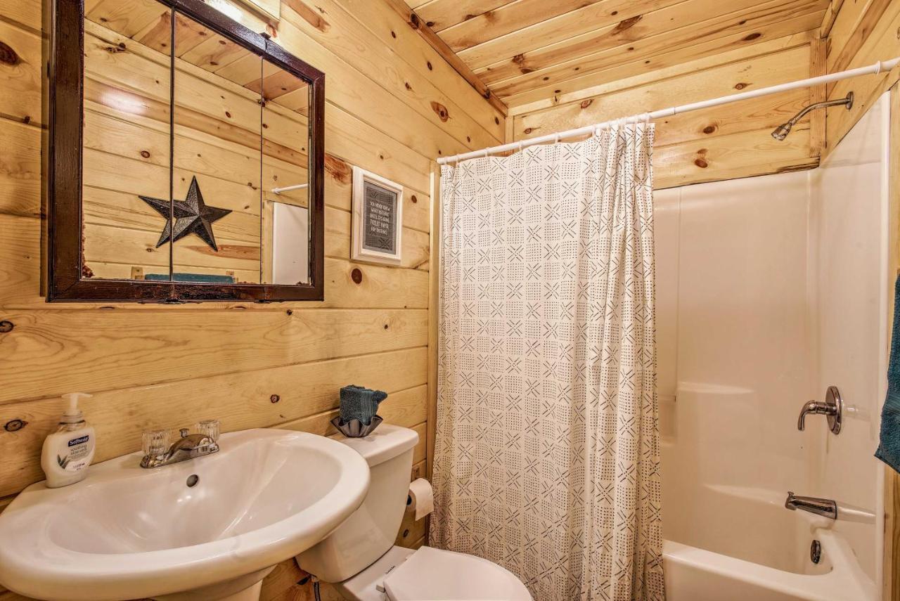 Broken Bow Starlight Cabin With Private Hot Tub! Exterior photo